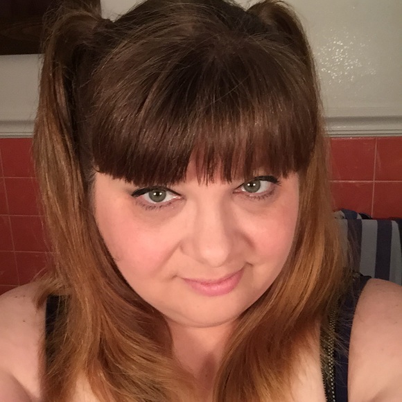 Meet your Posher, Danette - Picture 4 of 5